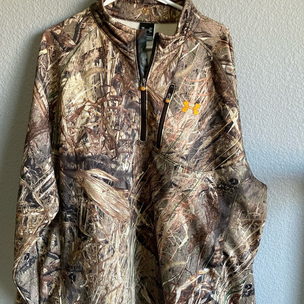 Under Armour camo pullover